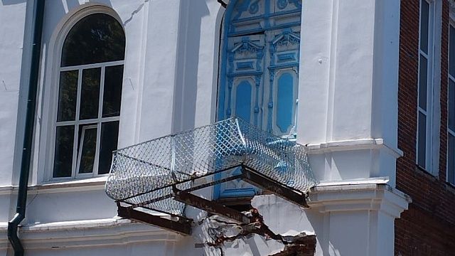 СК взял на контроль дело о повреждении стены монастыря в Кореновске