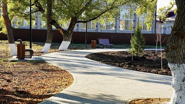 Парк 50-летия Великого Октября благоустроили в Крымске