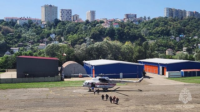 Вертолетом МЧС эвакуировали туристку с горного приюта «Фишт» в Сочи