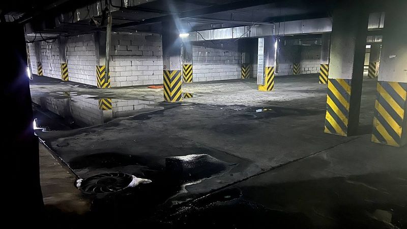 Подземная парковка загорелась на улице Колхозной в Краснодаре