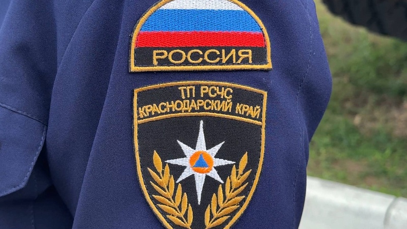 Вертолет привлекут к тушению пожара после падения БПЛА на складе в Краснодаре