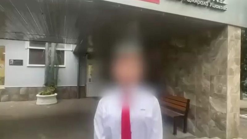 Танцевавшие на могилах школьницы записали видео с извинениями в Геленджике 