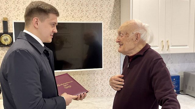 Ветеран Валентин Колбиков из Краснодара отмечает 100-летие