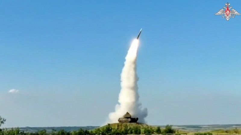 «Орешник» может ударить по центру Киева из-за угроз параду Победы в Москве