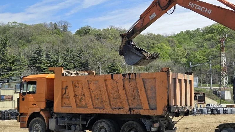 Дополнительные силы привлекли к ликвидации разлива нефтепродуктов в Туапсе