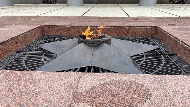 Вандалы потушили Вечный огонь на Марсовом поле в Петербурге