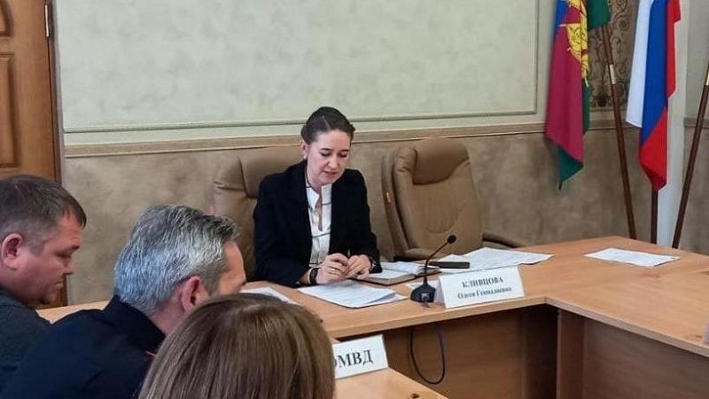 Избившая парикмахершу кубанская чиновница обвинила пострадавшую в сливе видео 