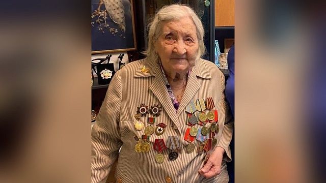 Кондратьев и Наумов поздравили со 100-летним юбилеем ветерана ВОВ из Краснодара