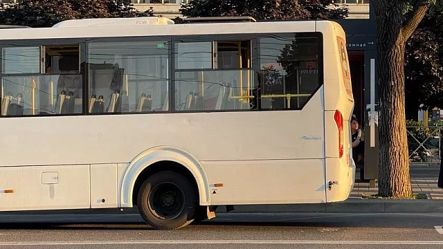 Автобус №40 больше не будет ходить по ул. Яна Полуяна в Краснодаре. Фото: архив телеканала «Краснодар»