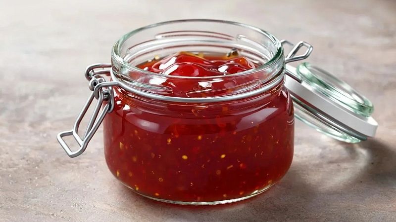 На выставке в центре «Россия» Путину подарили баночку с сиропом счастья