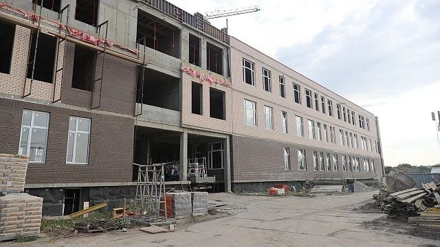 Строящуюся школу на улице Генерала Брусилова планируют открыть к следующему учебному году