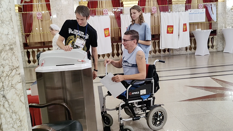 Избиратели с ограниченными возможностями здоровья пришли на выборы в Краснодаре