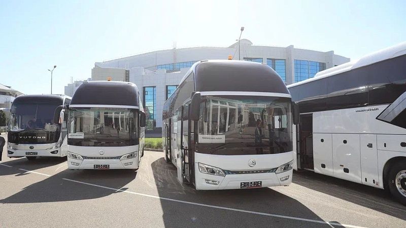 Одиннадцать новых автобусов передали в учреждения культуры Кубани