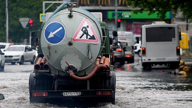 Дождь подтопил 6 улиц Краснодара
