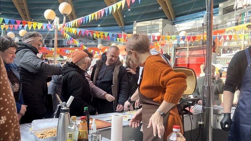 Сенной рынок Краснодара угощал гостей в честь своего 145-летия