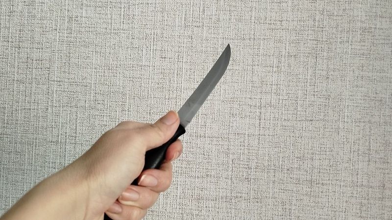 Женщина смертельно ранила сожителя ножом в пах во время ссоры в  Южно-Сахалинске