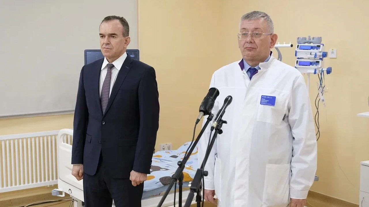 Владимир Путин по ВКС открыл детскую поликлинику в станице Павловской на Кубани