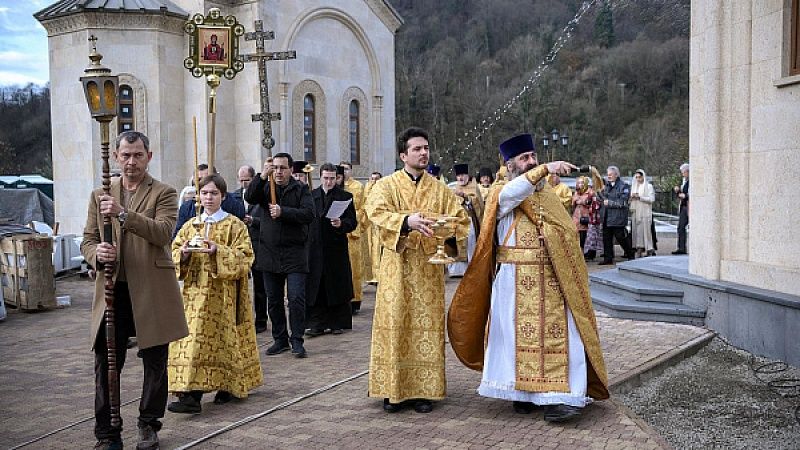 Храм святителя Николая Мирликийского освятили в сочинском селе Пластунка