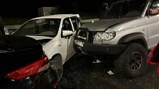 Водитель УАЗа врезался в очередь на заправку и травмировал женщину в Сочи 