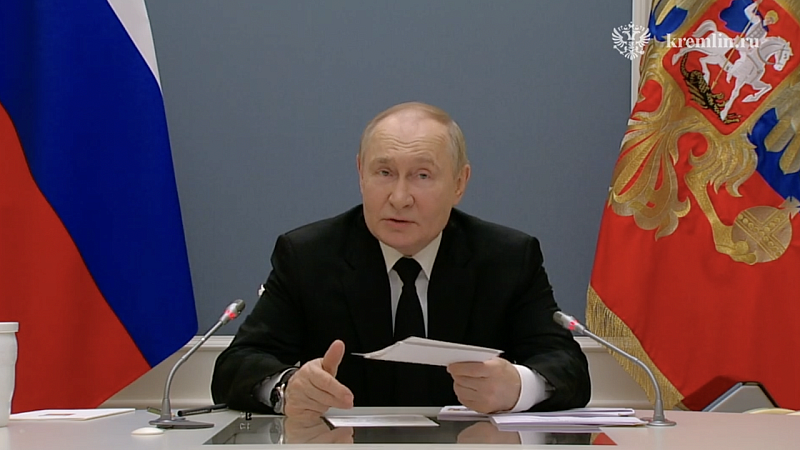 Путин обсудит с правительством вопросы пропуска через госграницу 
