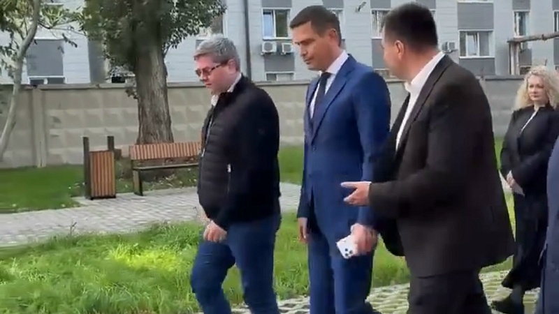 На месте незаконных гаражей появилась спортплощадка с зоной отдыха в Краснодаре