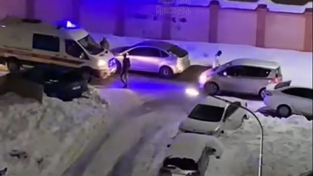 В Краснодаре автомобилист перекрыла дорогу «скорой», ехавшей на вызов. Полиция начала расследование