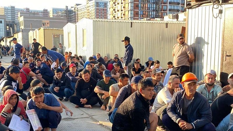Власти Кубани: регион дает время строителям подготовиться к отказу от мигрантов