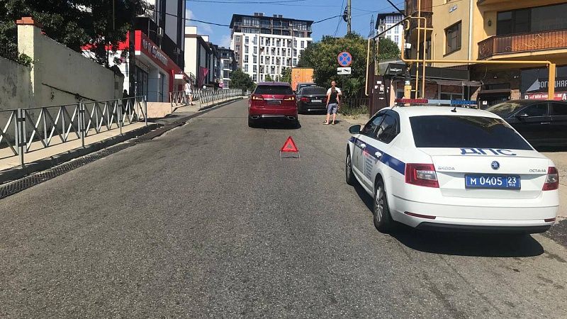 Перебегавший дорогу мальчик попал под колеса Lexus в Сочи 