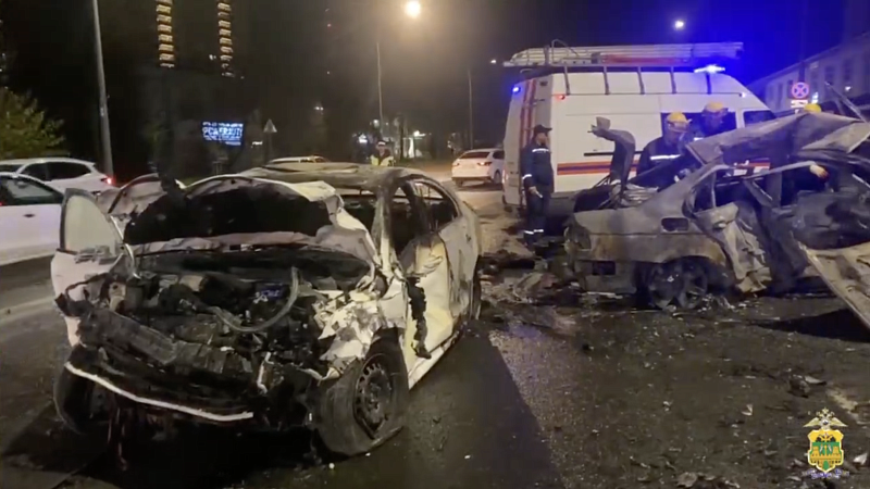 Трое человек погибли в пожаре после массового ДТП в Краснодаре