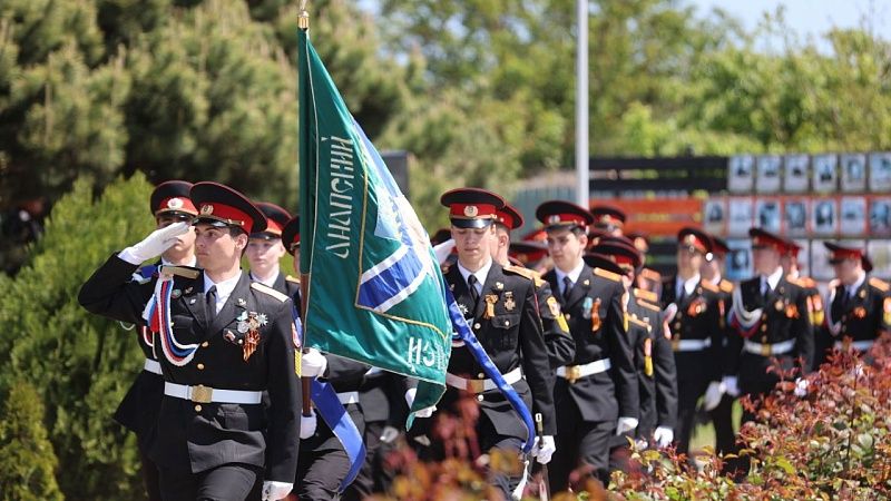 Вечный огонь в торжественной обстановке зажгли в Пятихатках под Анапой