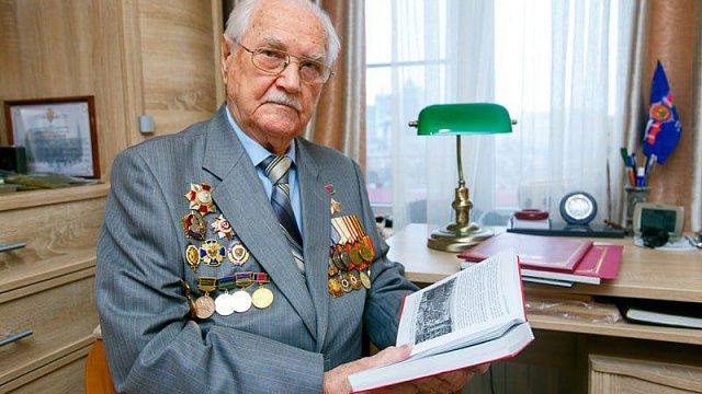 Андрей Алексеенко поздравил Почётного гражданина Краснодара Константина Горожанина с днем рождения