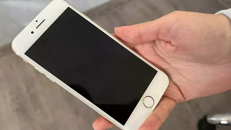 iPhone загорелся из‑за переполненной памяти у девушки в Москве