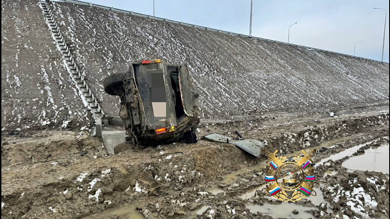 Автоледи протаранила ограждение, перевернулась и погибла в Темрюкском районе