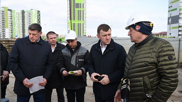 Мэр и прокурор Краснодара проверили темпы строительства школ, фото https://t.me/emnaumov
