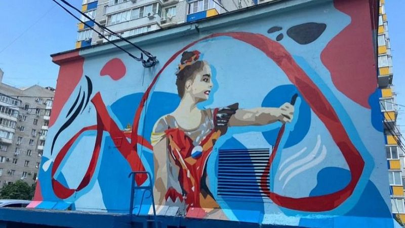 Уличная «картинная галерея» Краснодара пополнилась в 2021 году новыми граффити. Вспоминаем самые интересные работы 