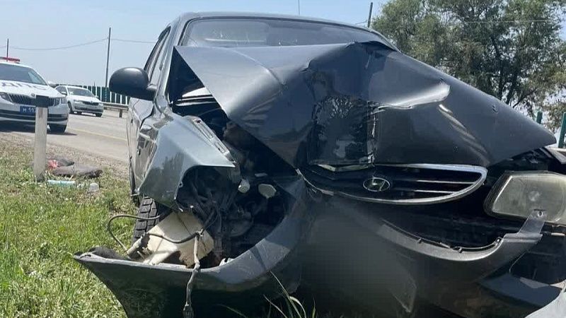 Юный пассажир иномарки пострадал в ДТП, которое устроил его дедушка в Кущевском районе