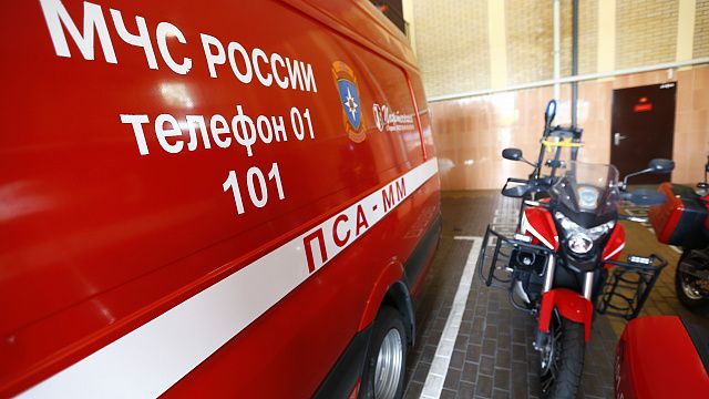 Пожарные Краснодара потушили загоревшийся сухостой в посёлке Российском 
