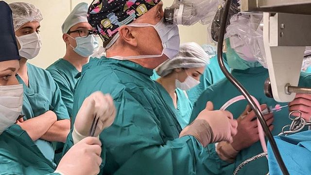 Главный внештатный нейрохирург Минздрава России провел в Краснодаре показательные операции по лечению эпилепсии 