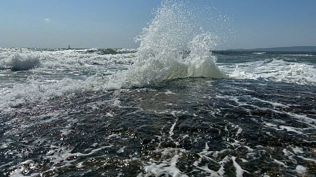 Водолазы обследовали затонувшие фрагменты танкеров на предмет утечек на Кубани