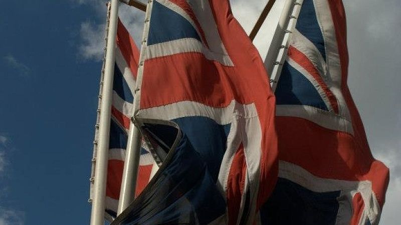 Боец ВС РФ из Ирландии демонстративно сжёг свой британский паспорт в зоне СВО