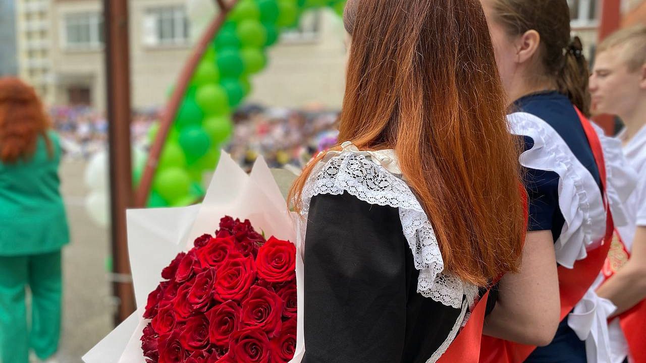 Мэр Краснодара поздравил выпускников с важным событием. Фото: телеканал «Краснодар»