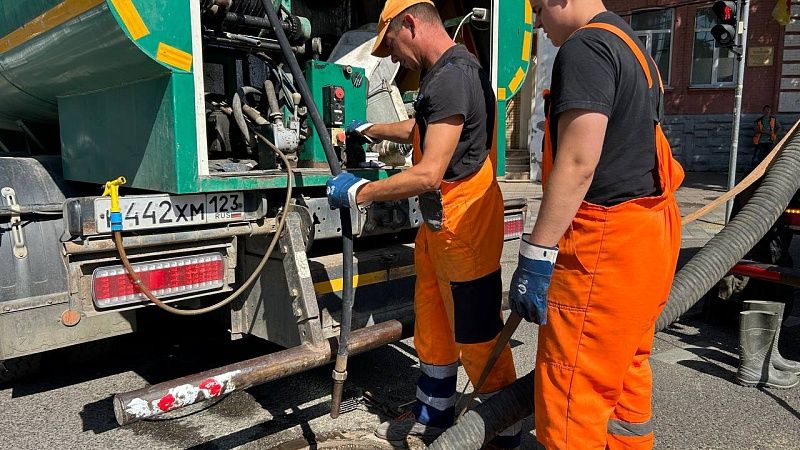 Коммунальщики обнаружили 115 несанкционированных врезок в ливневку Краснодара