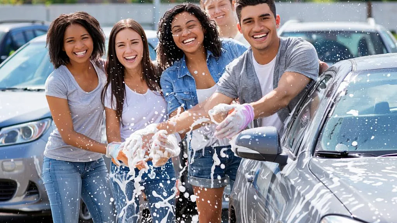 Заработавших полмиллиона рублей на мойке машин подростков задержали в Москве 