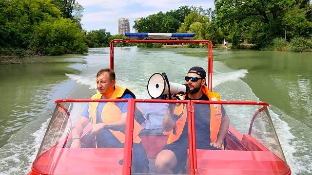 Тонувшую девочку спасли на озере в Краснодаре