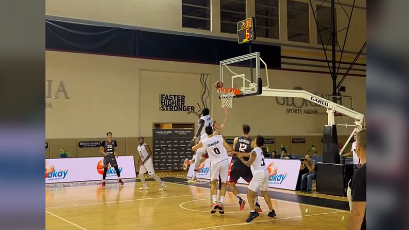 Баскетбольный «Локомотив-Кубань» победил в товарищеском матче турецкий «Тофаш»