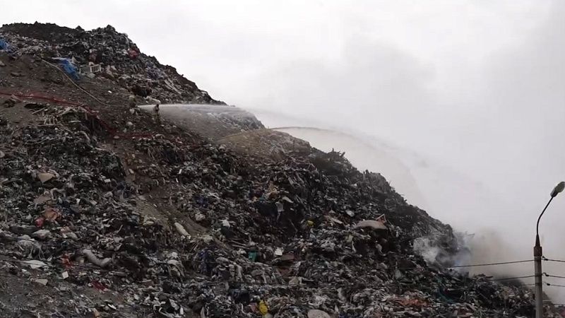 Образовавшийся из-за пожара на свалке смог накрыл Новороссийск