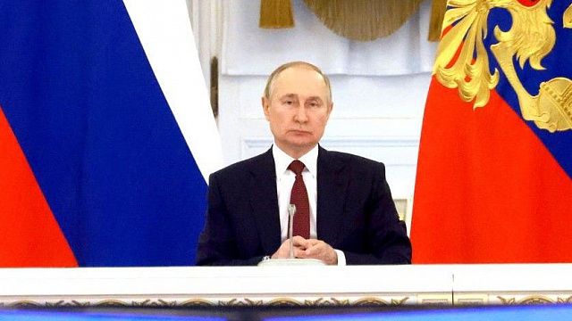 Владимир Путин: молодежь России должна проявить себя и найти дело, которое позволит быть востребованным