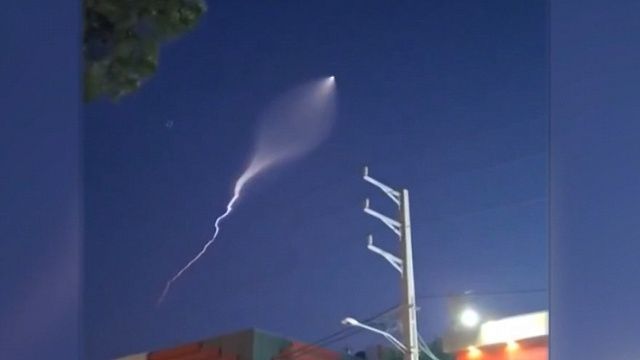 Очевидцы сняли на видео запуск необычной ракеты из Ирана в Израиль