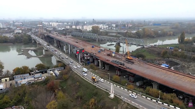 На новом Яблоновском мосту завершили монтаж всех пролетов 