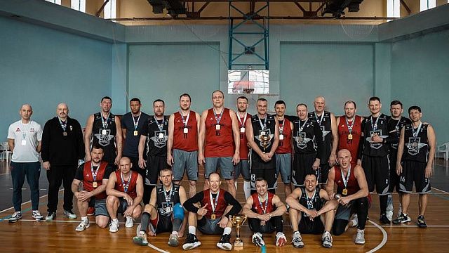 Александр Руппель и Андрей Ведищев приняли участие в первом открытом Кубке Кубани по баскетболу среду любителей